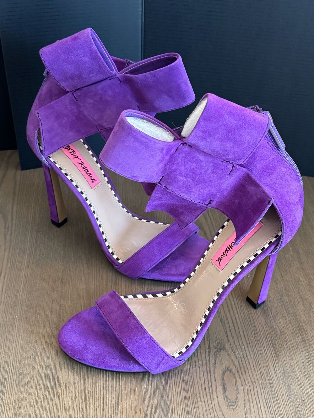 Betsey Johnson Purple Suede Friskyy Stiletto Dress Sandals BIG Bow Open Toe 7.5 - Picture 9 of 13